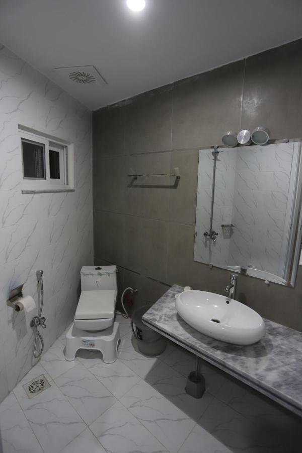 Aloche Apartments Murree Bagian luar foto